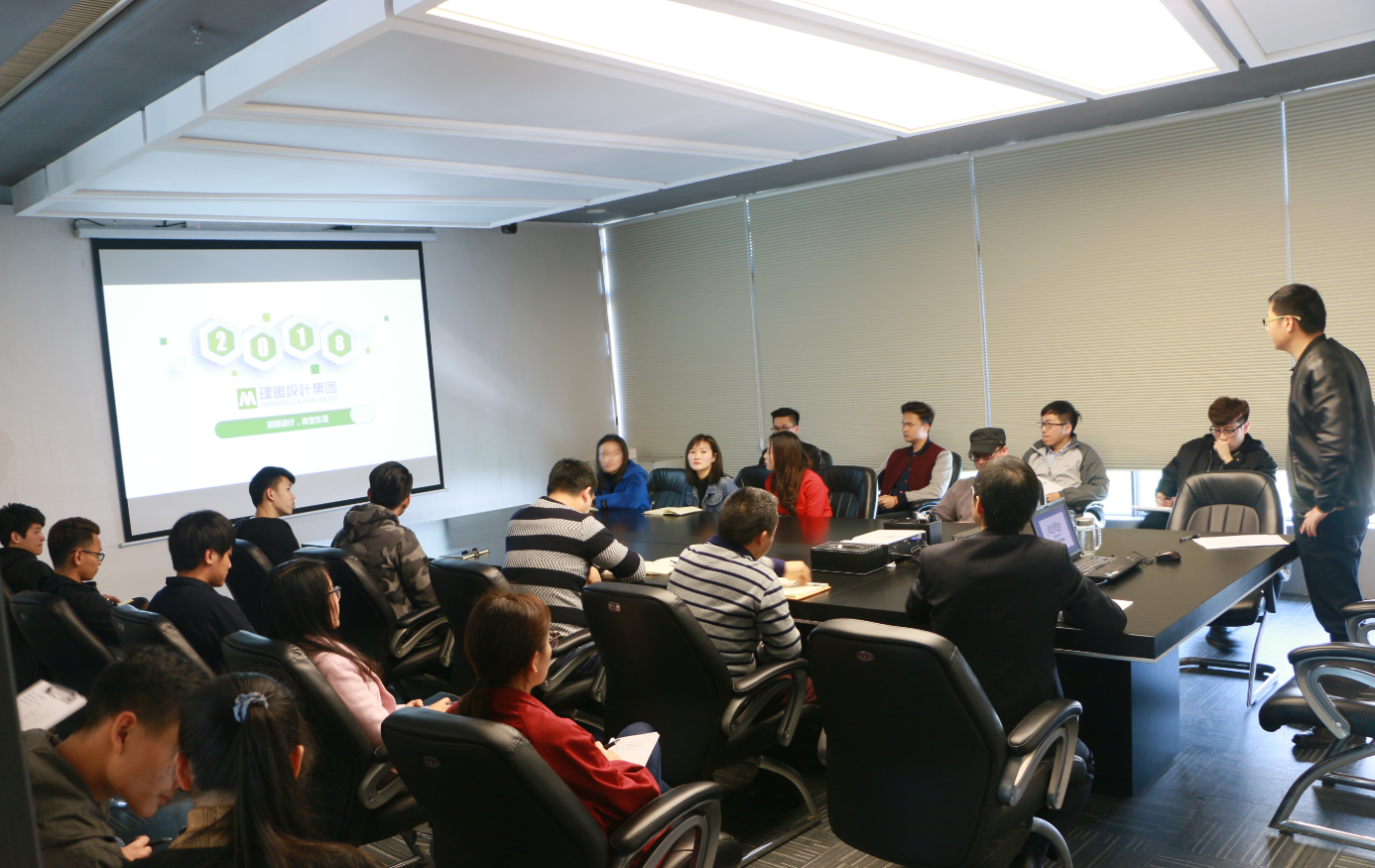 环亚集团2018年首期新员工入职培训昨日举行